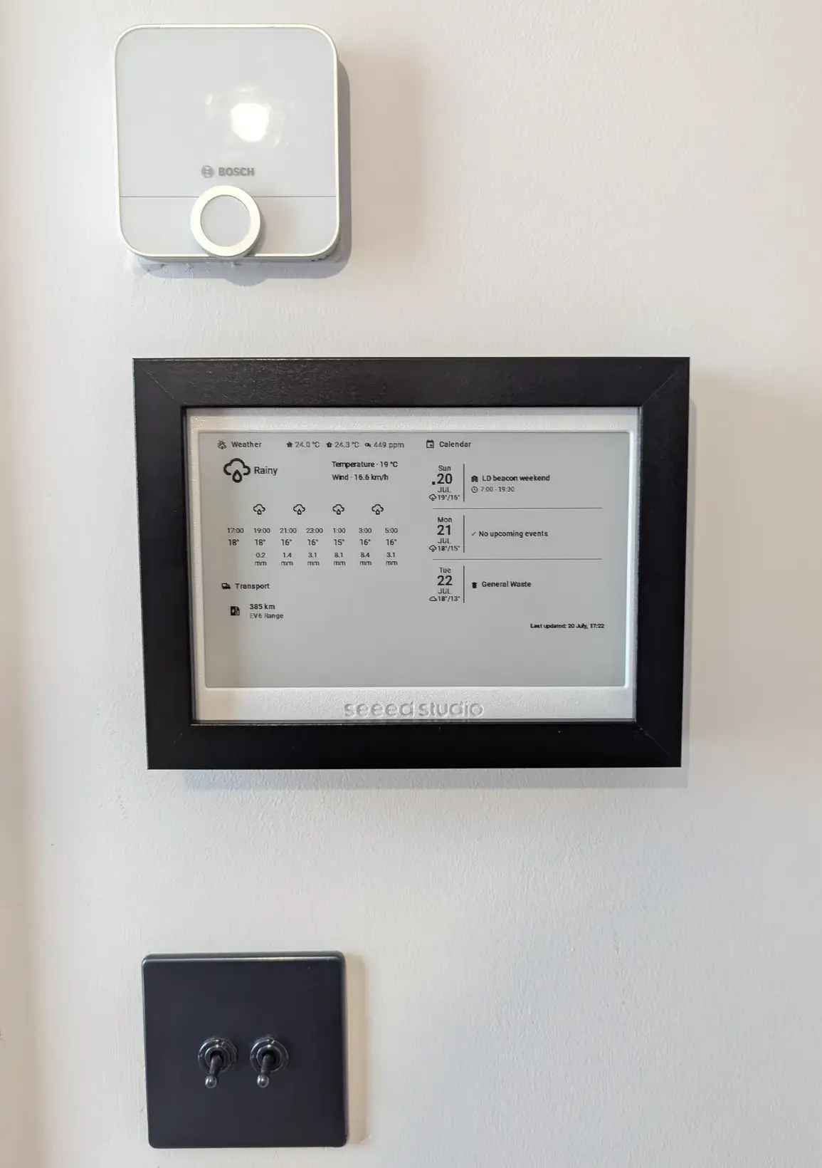 The  seeedstudio XIAO 7.5'' ePaper panel nicely fitted inside an IKEA photo frame.